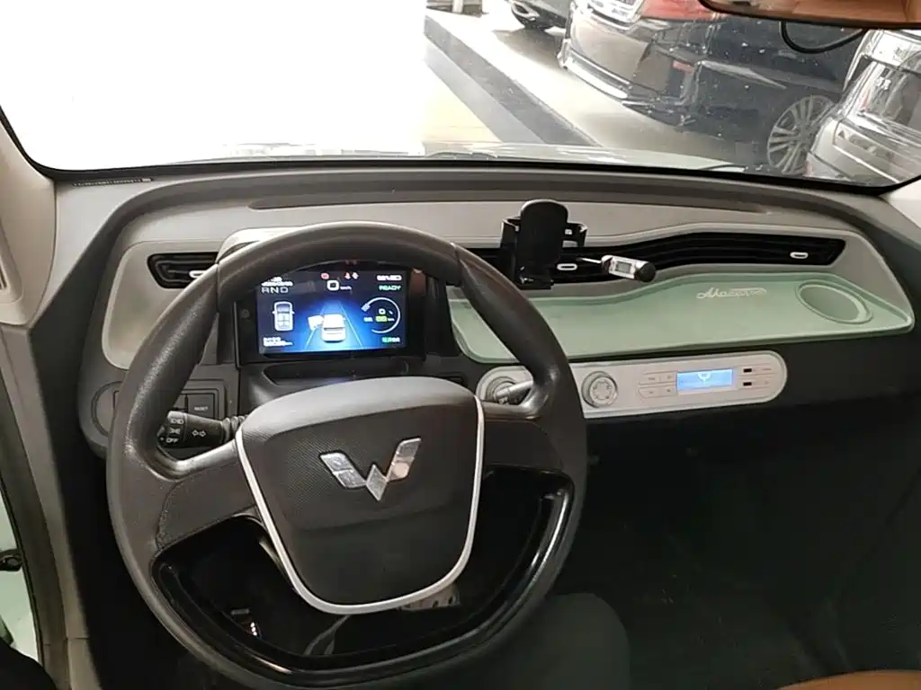 Wuling MINIEV — миниатюра 10