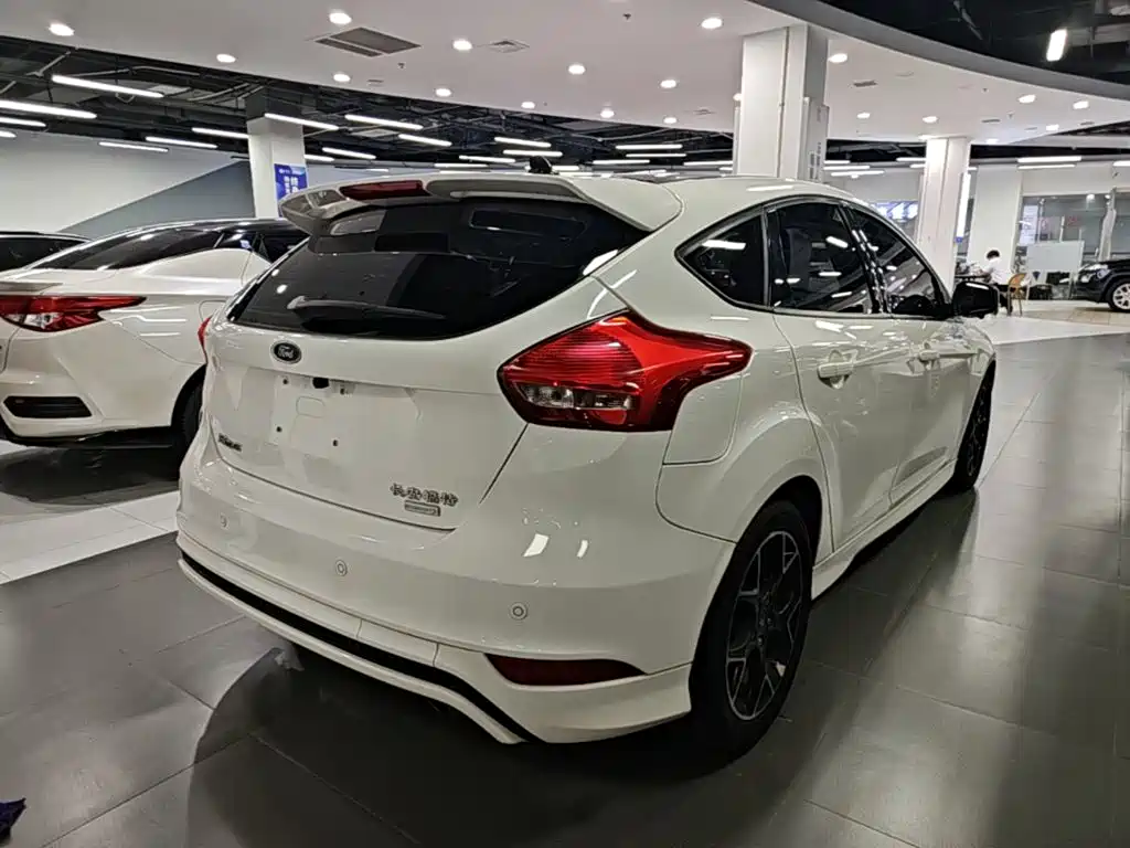 Ford Focus — миниатюра 7