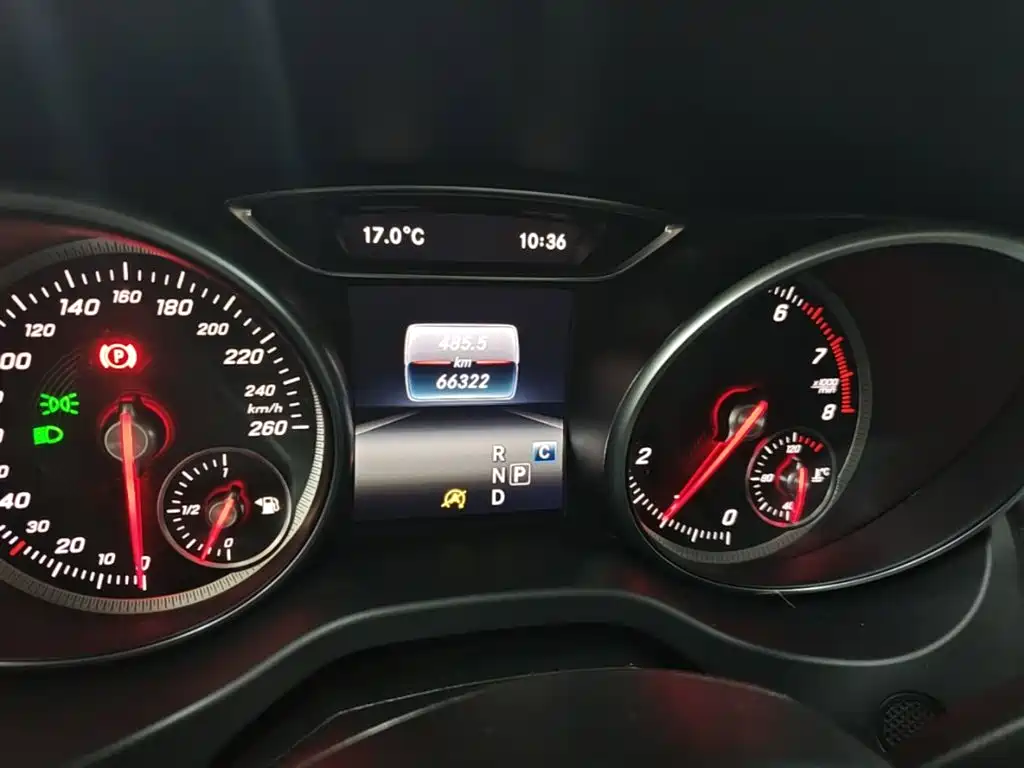 Mercedes-Benz GLA — миниатюра 12