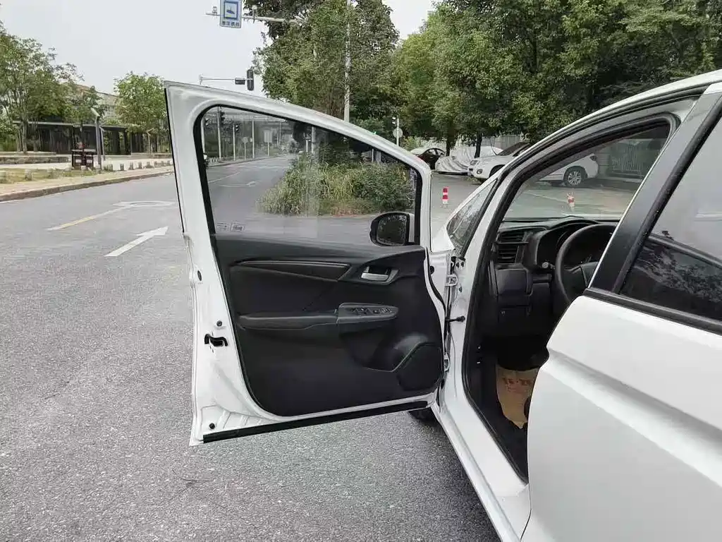 Honda Fit — миниатюра 10