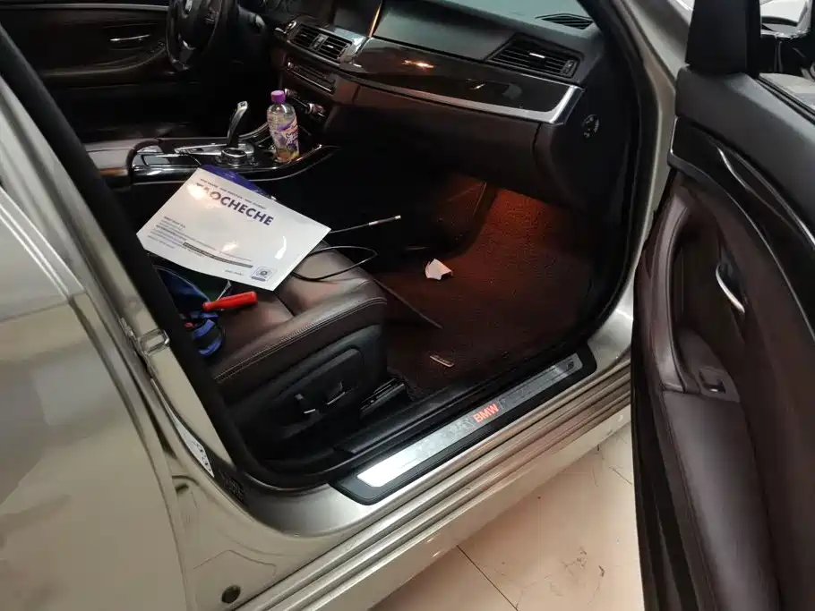 BMW 5 Series — миниатюра 8