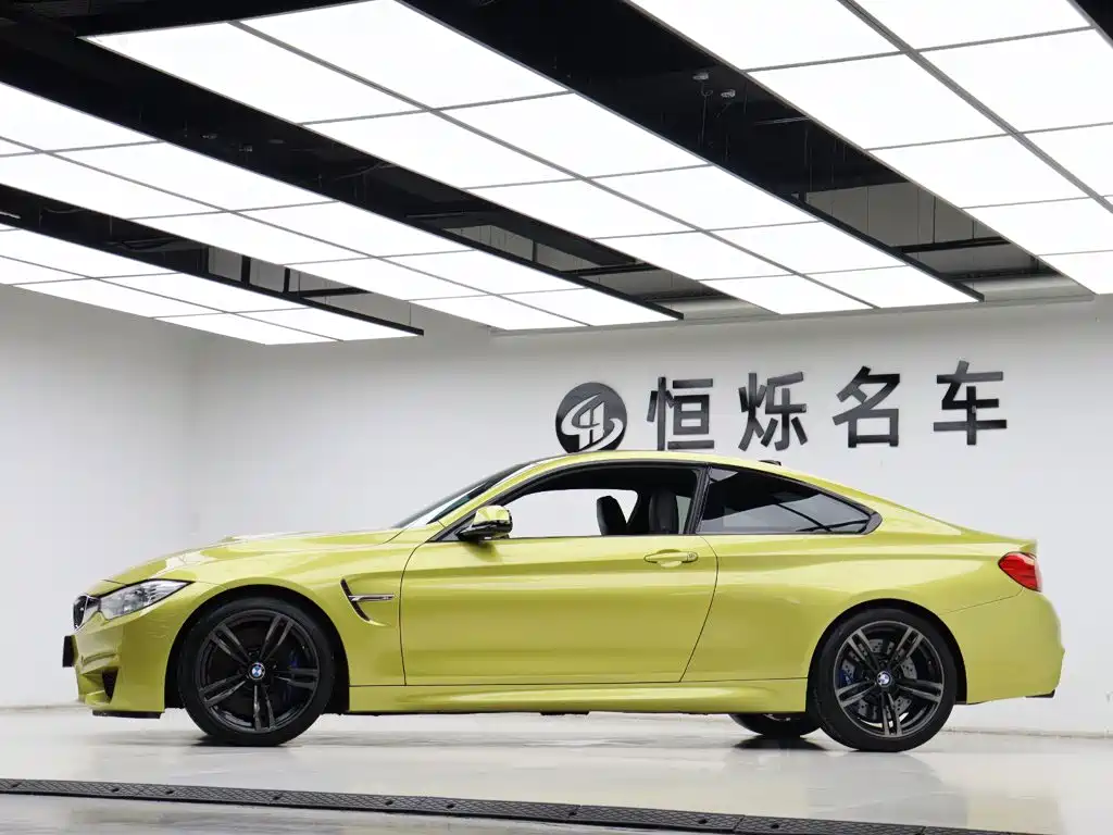 BMW M4 M4 2-door Coupe, фото 31