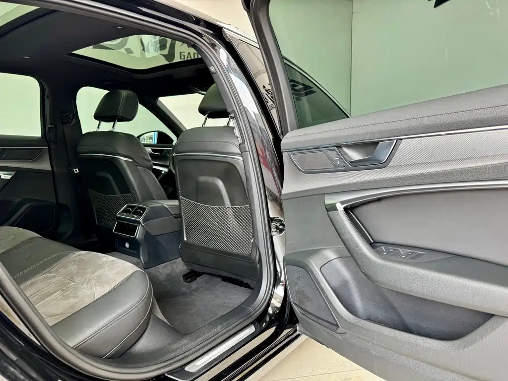 Audi A6L — миниатюра 10