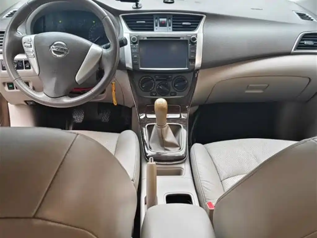 Nissan Sylphy 2012 1.6XL MT Luxury