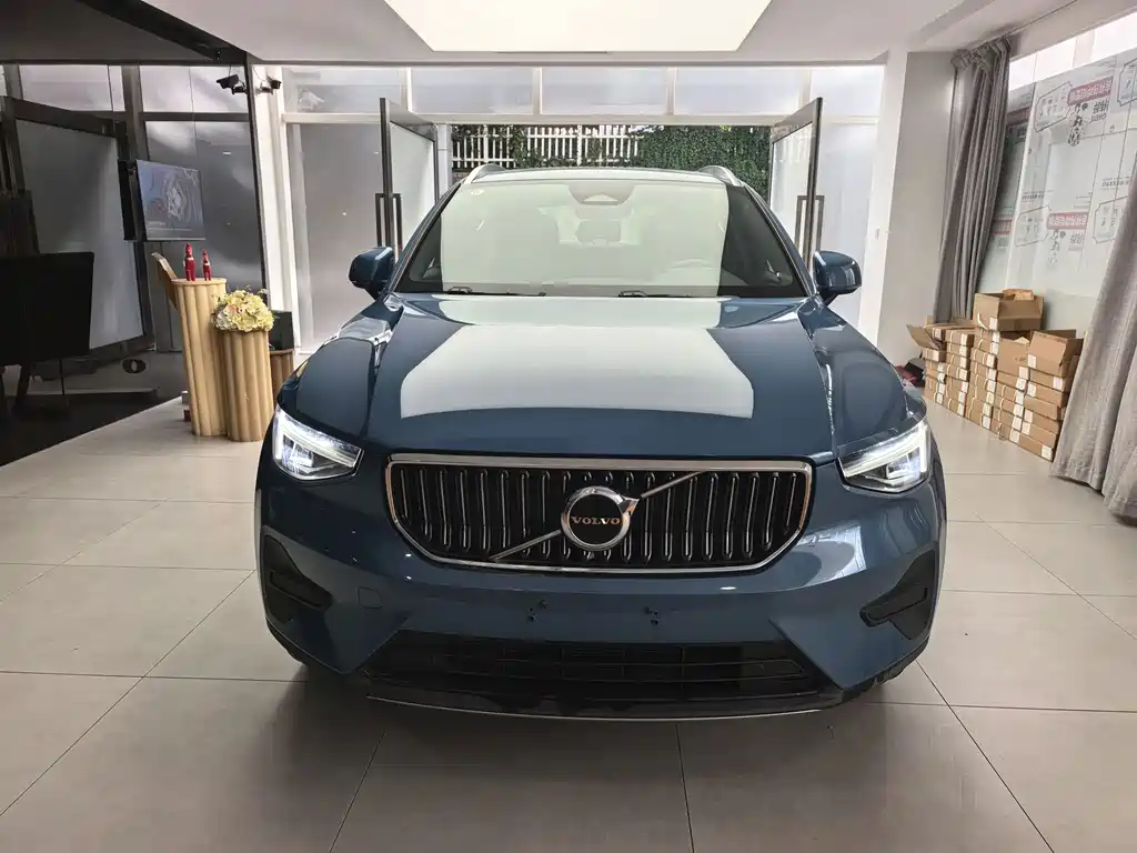 Volvo XC40 — миниатюра 2