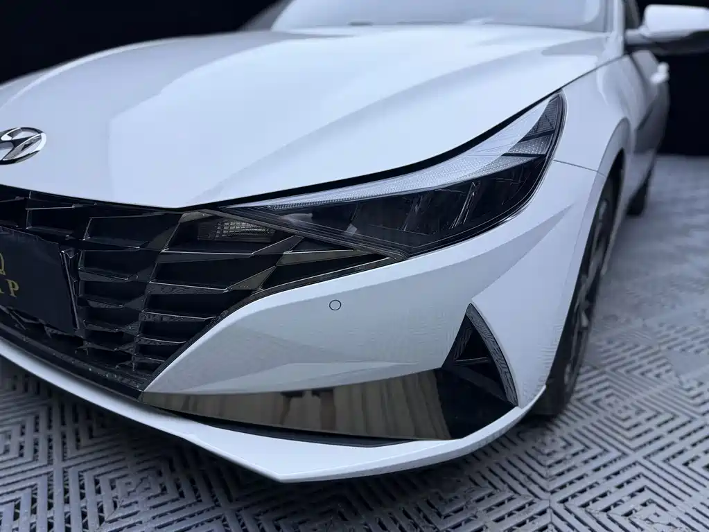 Hyundai Elantra — миниатюра 4