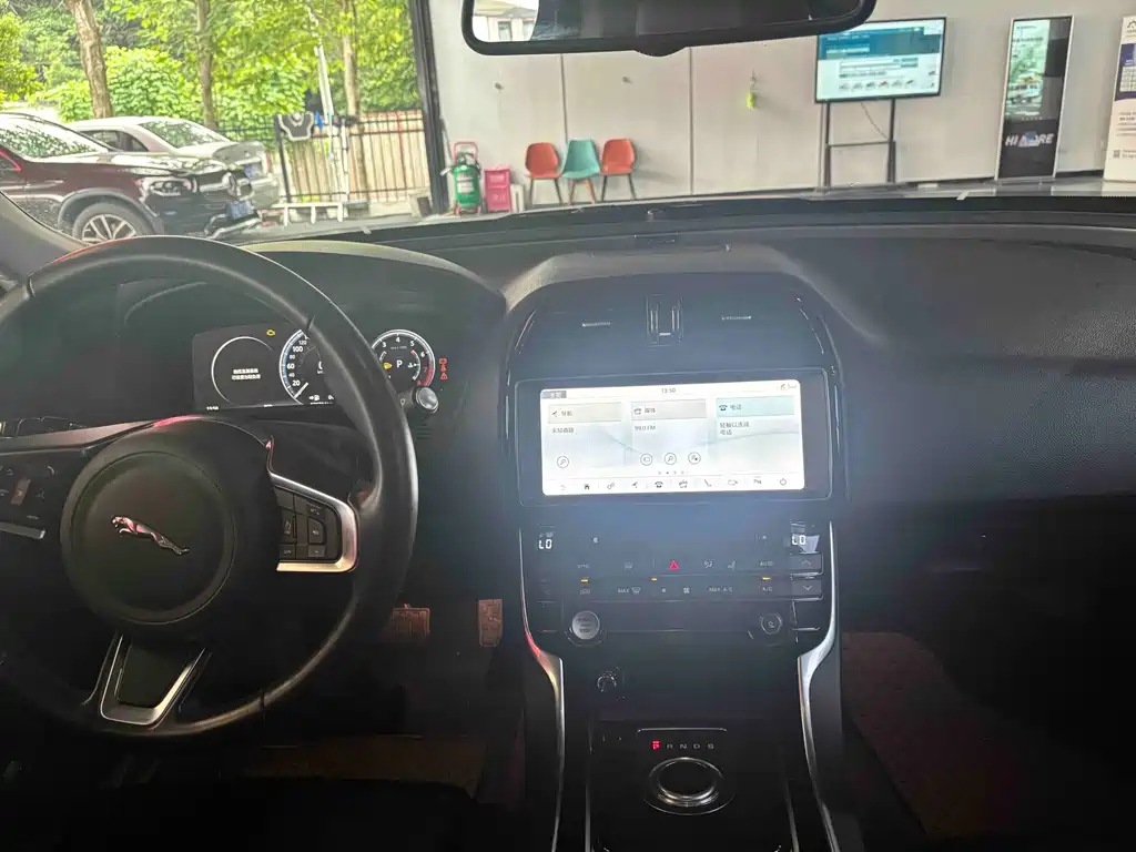 Jaguar XEL — миниатюра 5