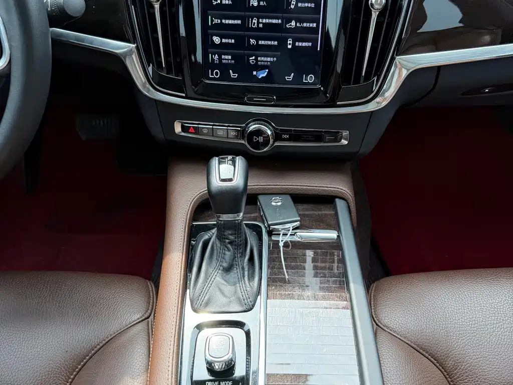 Volvo S90 — миниатюра 12