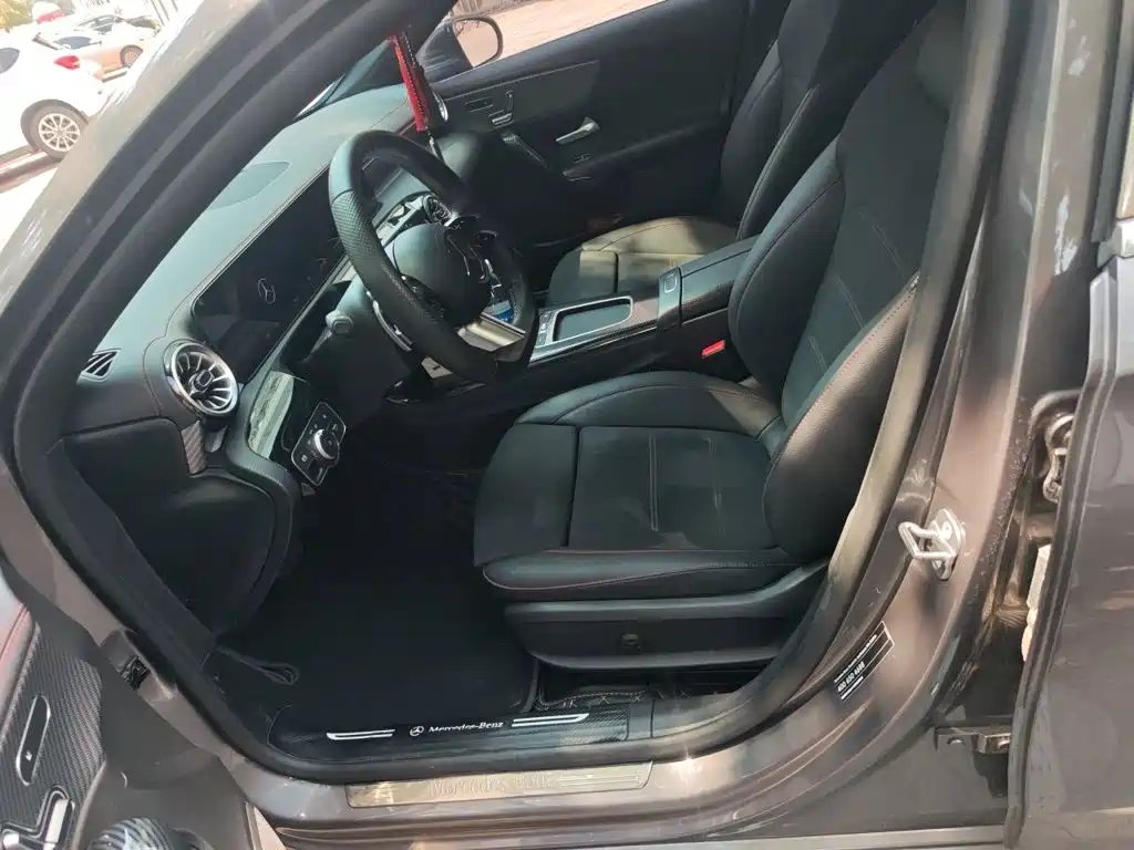 Mercedes-Benz A-Class — миниатюра 11