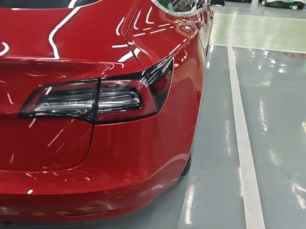 Tesla Model 3 — миниатюра 8