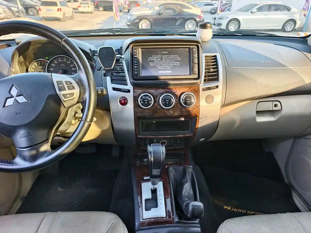 MITSUBISHI PAJERO JINCHANG