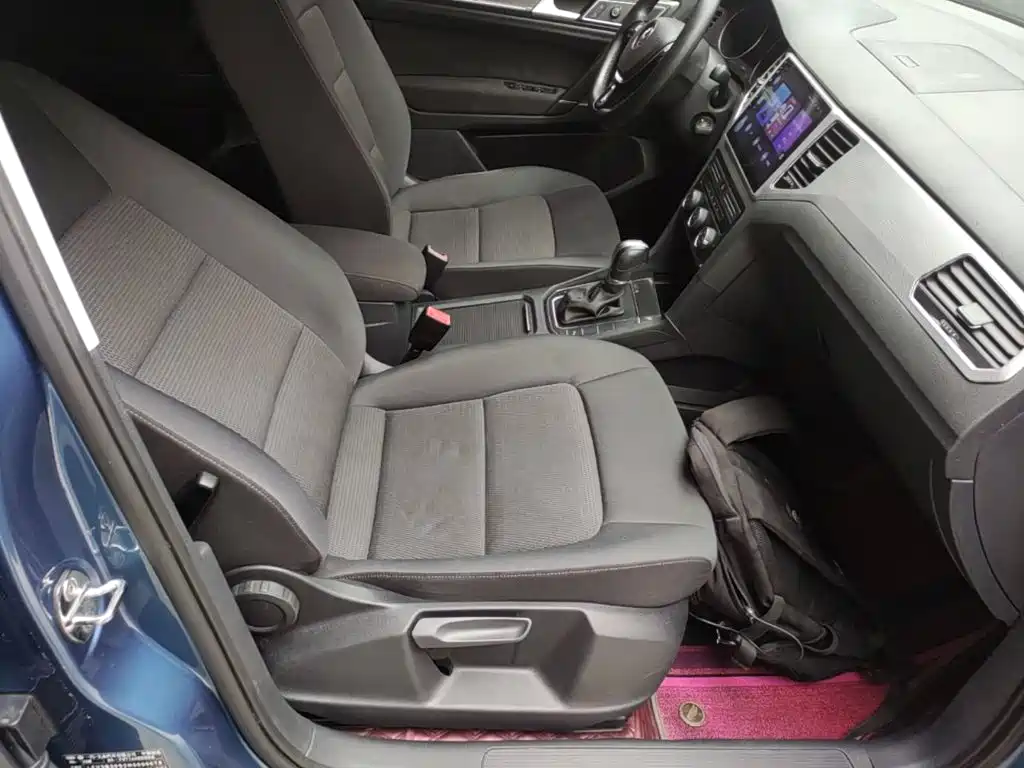 Volkswagen Golf Sportsvan — миниатюра 25
