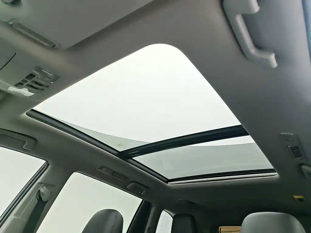 Toyota Highlander — миниатюра 14
