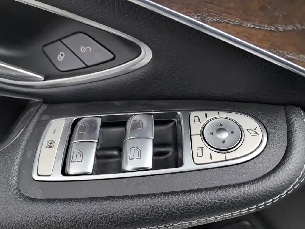 Mercedes-Benz GLC — миниатюра 9