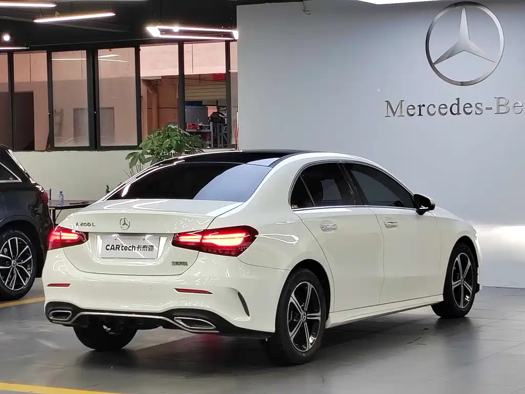 Mercedes-Benz A-Class A 2023 A 200 L Fashion