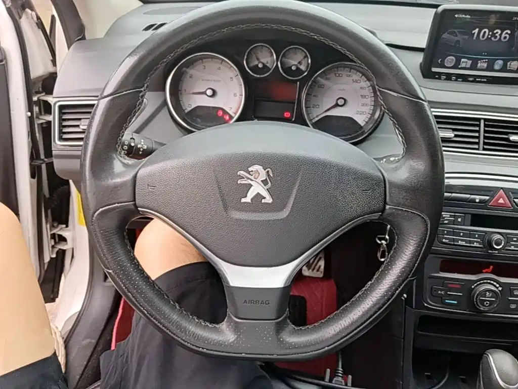 Peugeot 308 — миниатюра 11