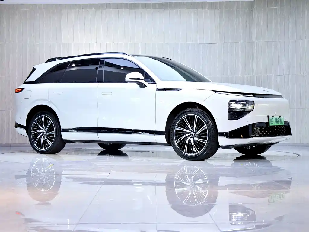 XPeng G9 — миниатюра 2