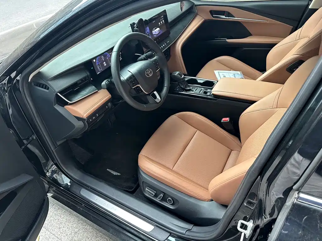 Toyota Camry — миниатюра 4