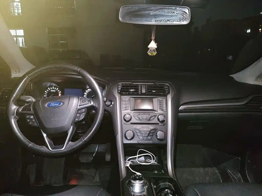 Ford Mondeo — миниатюра 10