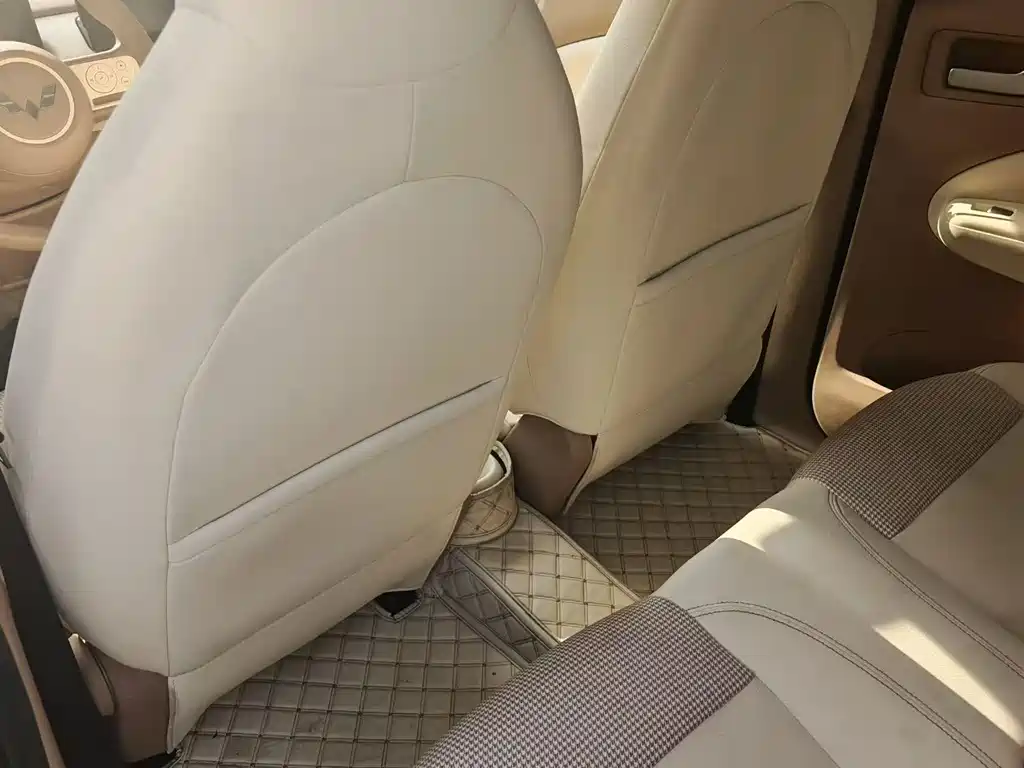 Wuling MINIEV — миниатюра 8