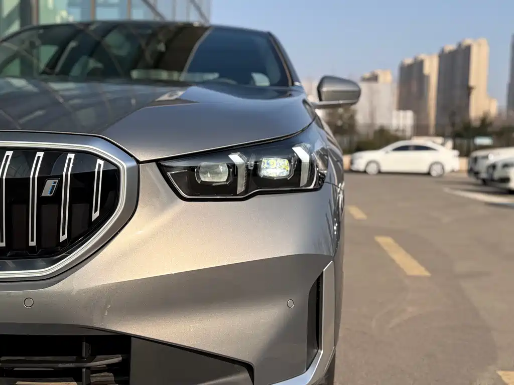 BMW i5 2024 eDrive 35L Premium Luxury