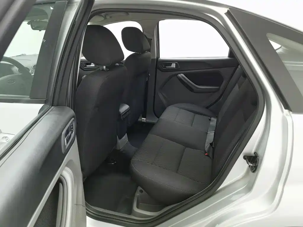 Ford Focus — миниатюра 15