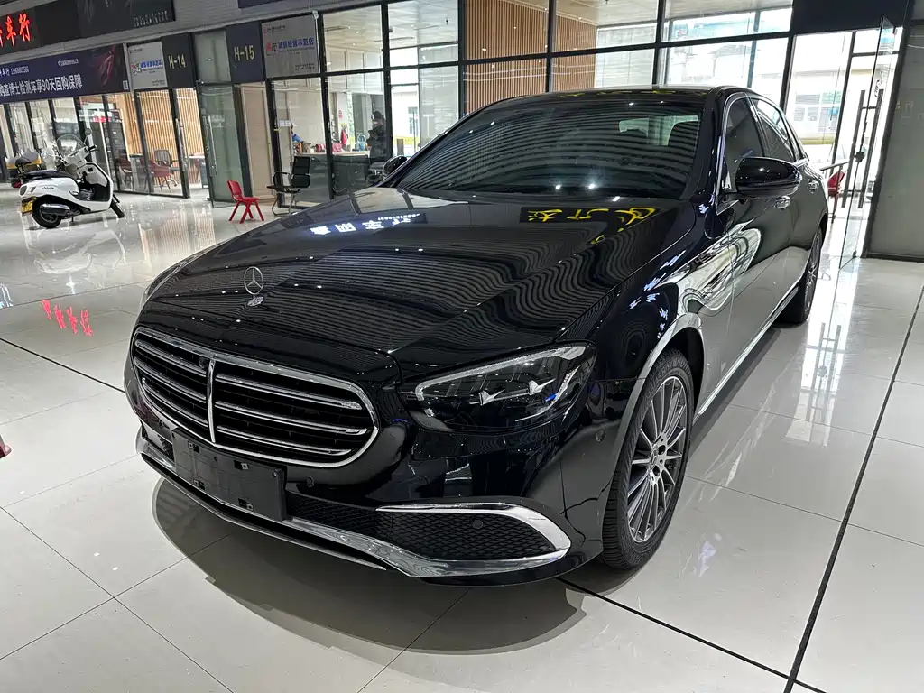 Mercedes-Benz E-Class 2022
