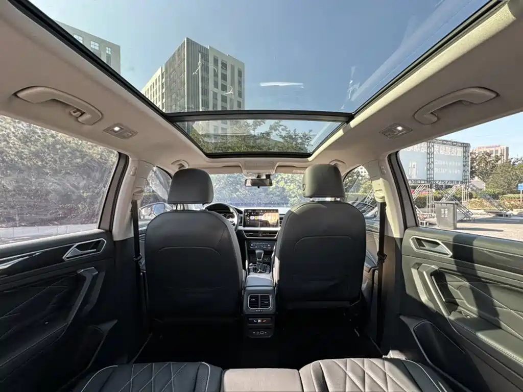 Volkswagen Tiguan L — миниатюра 25