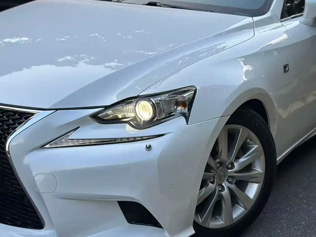 Lexus IS — миниатюра 12