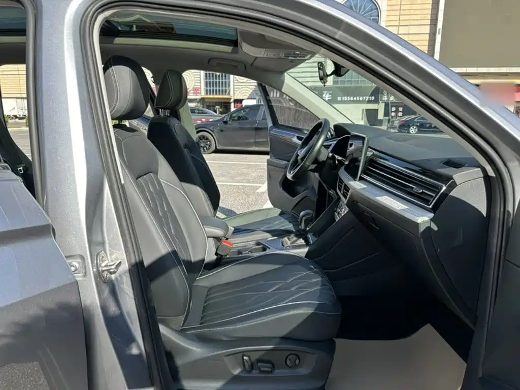 Volkswagen Tiguan L — миниатюра 24