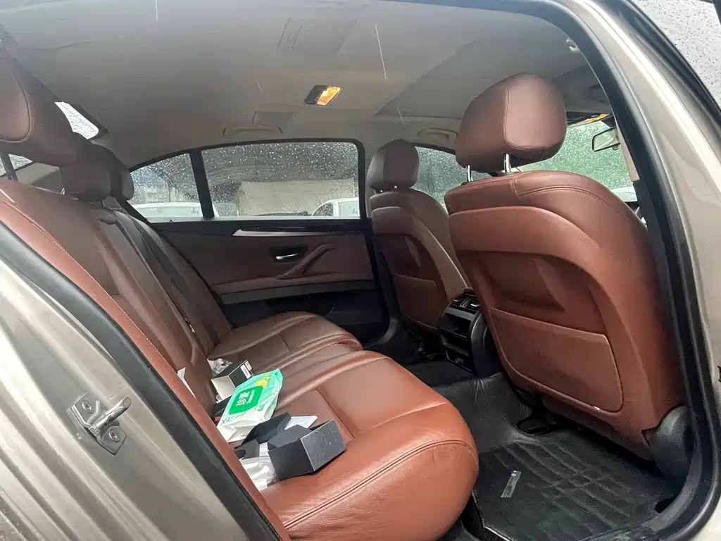 BMW 5 Series — миниатюра 11