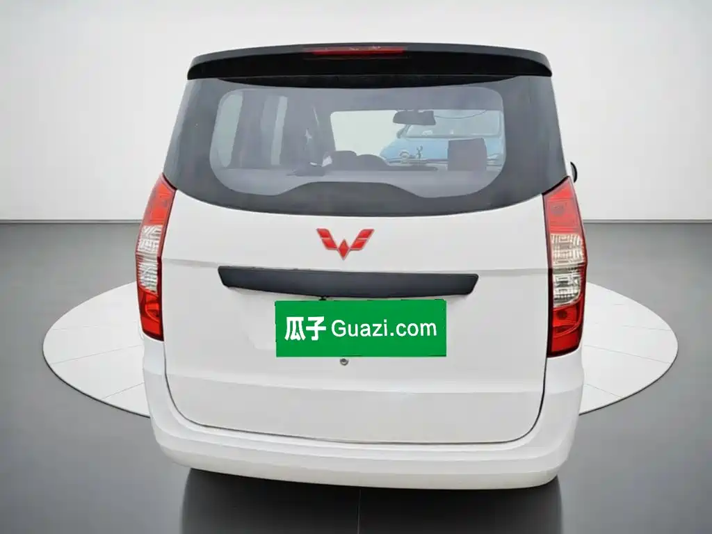 Wuling Hongguang — миниатюра 5