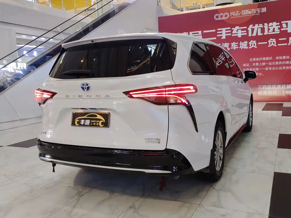 Toyota Sienna — миниатюра 24