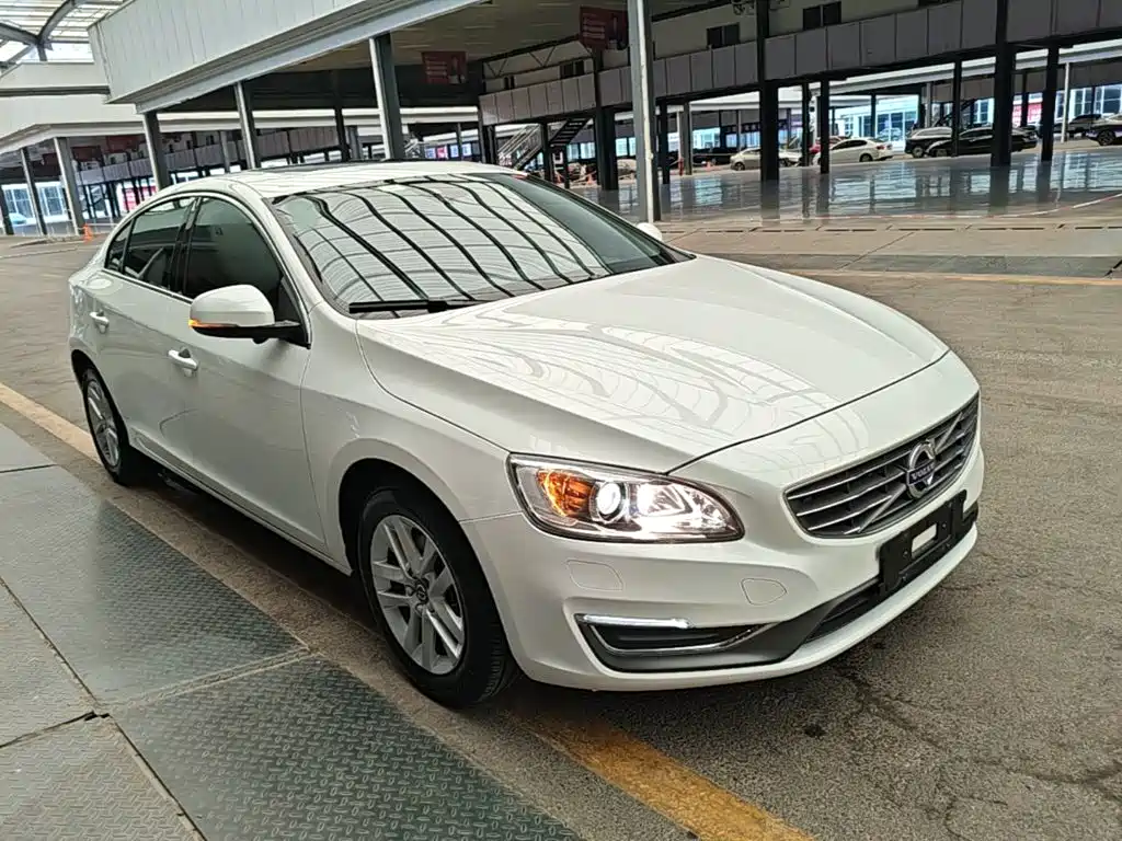 Volvo S60 — миниатюра 4