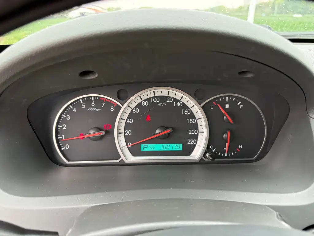 Chevrolet Epica — миниатюра 12