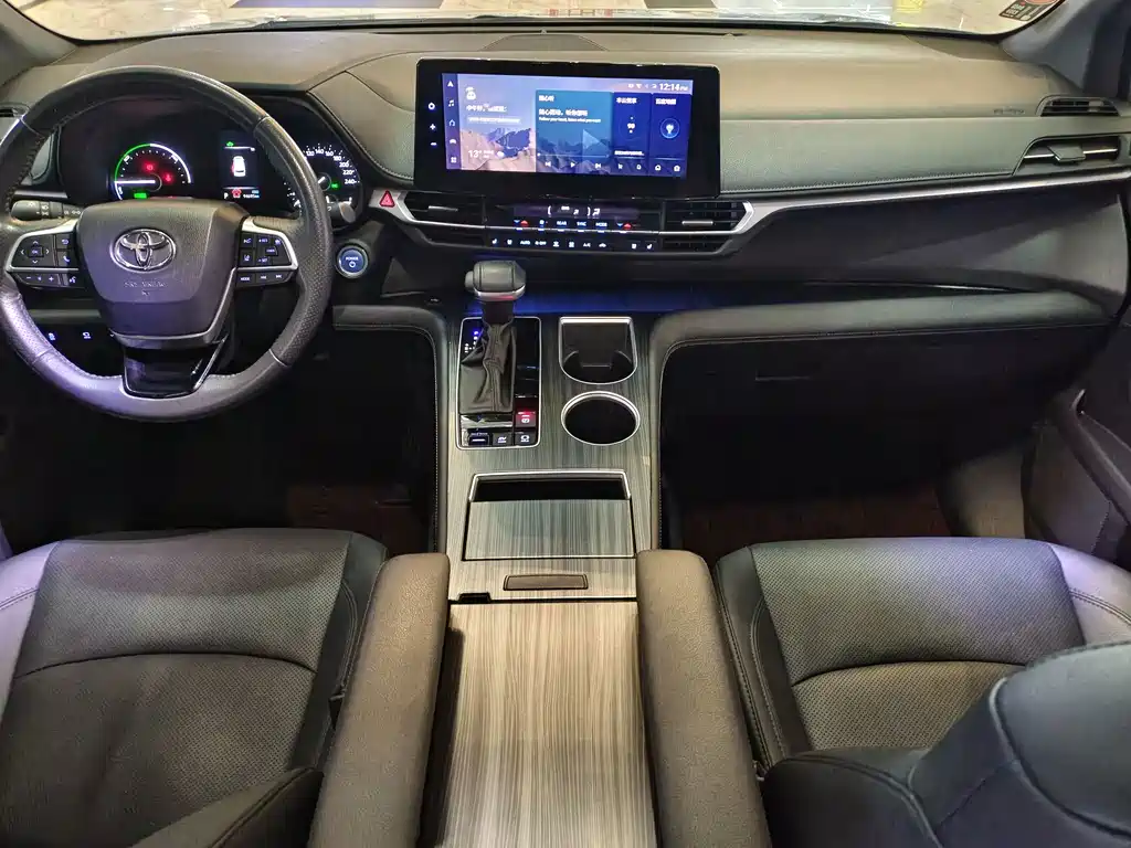 Toyota Sienna — миниатюра 15