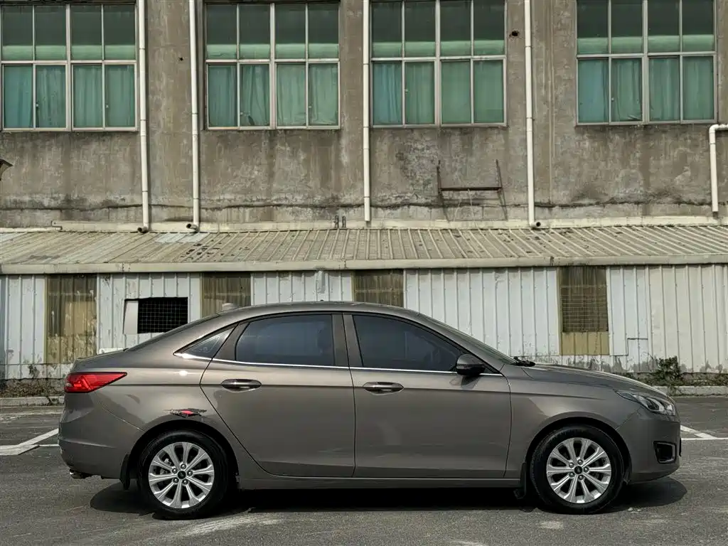 Ford Escort — миниатюра 13