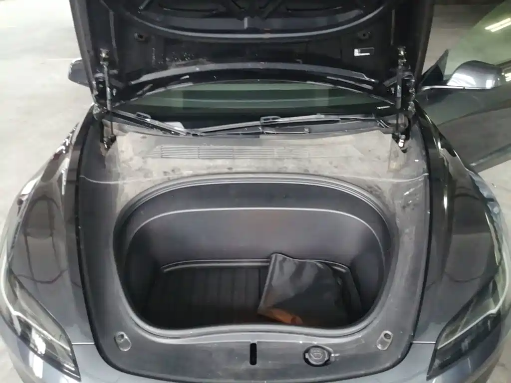 Tesla Model 3 — миниатюра 20