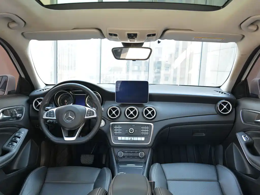 Mercedes-Benz GLA — миниатюра 5