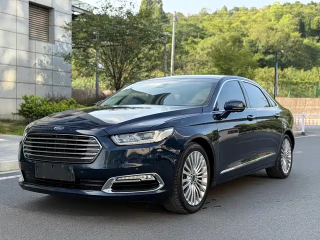 FORD TAURUS 2018