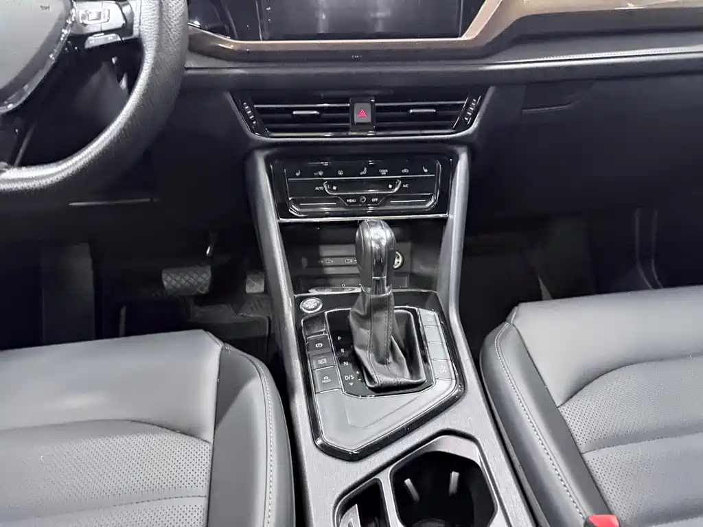 Volkswagen Tharu — миниатюра 10
