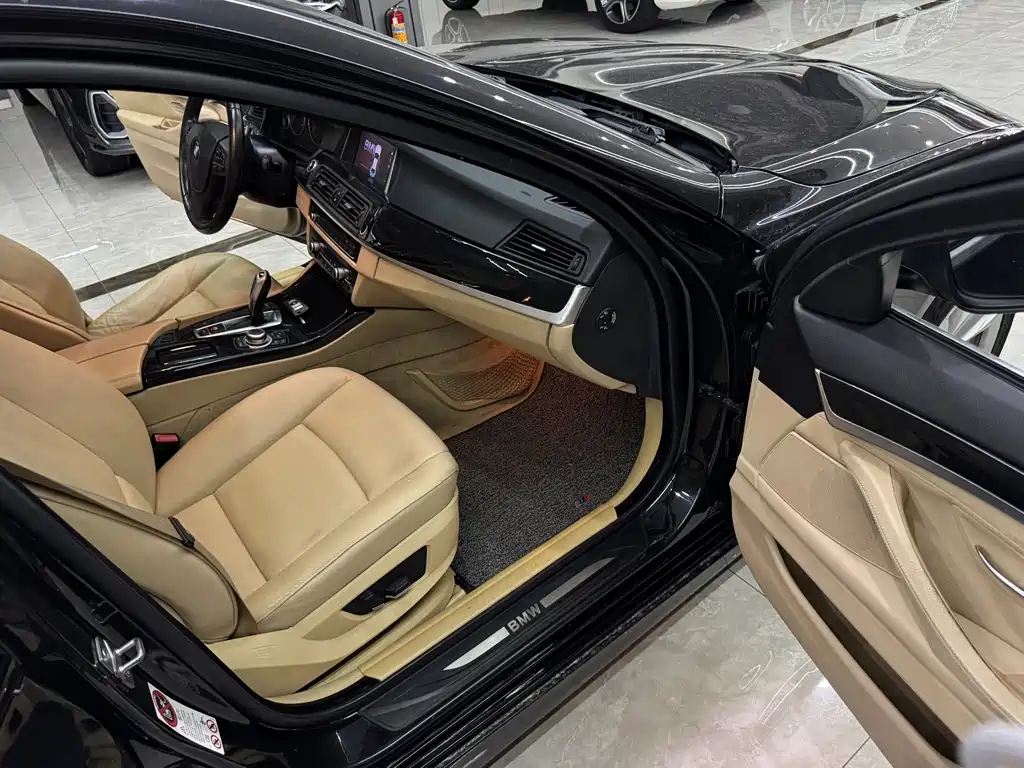 BMW 5 Series — миниатюра 16