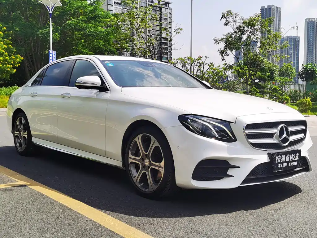 Mercedes-Benz E-Class — миниатюра 2