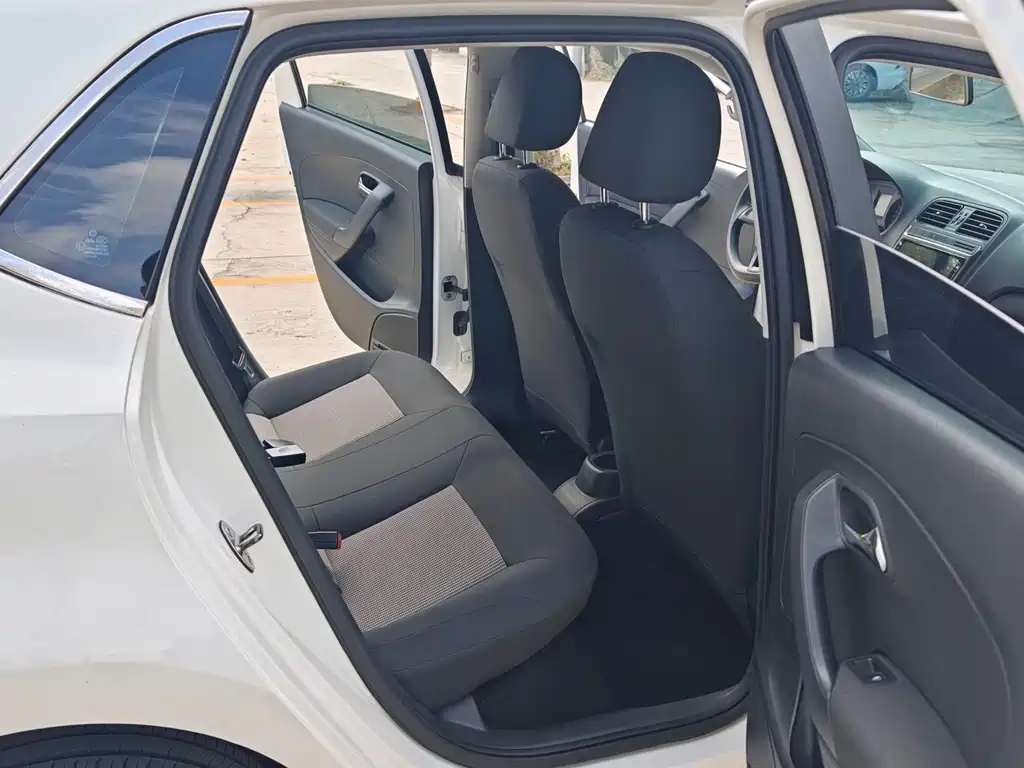 Volkswagen Polo — миниатюра 12