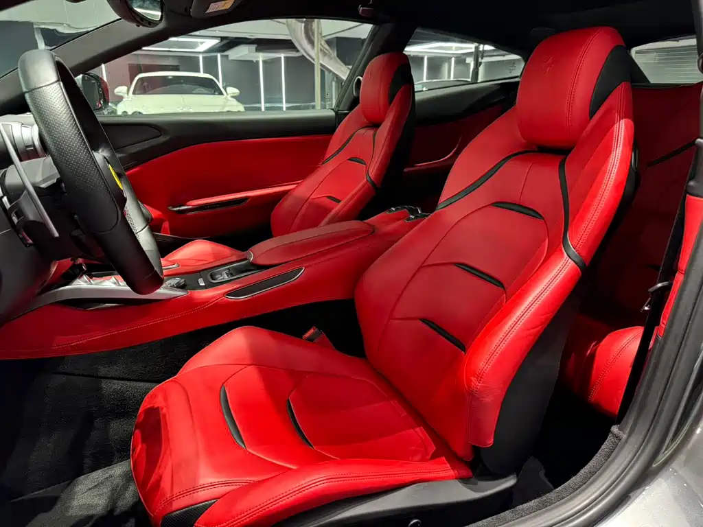 Ferrari GTC4Lusso — миниатюра 18