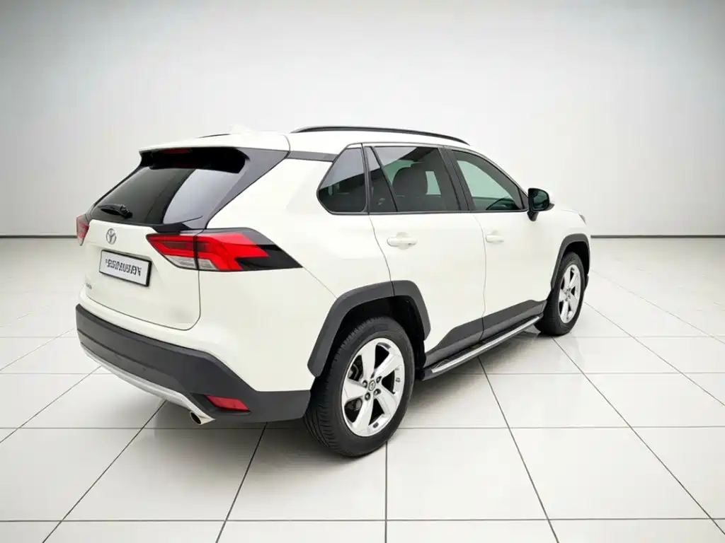 Toyota RAV4 — миниатюра 6