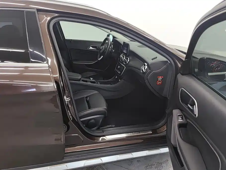 Mercedes-Benz GLA 2018 GLA 200 Fashion