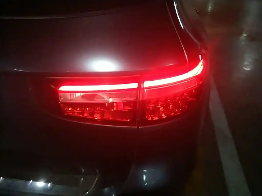 Mercedes-Benz GLB — миниатюра 8
