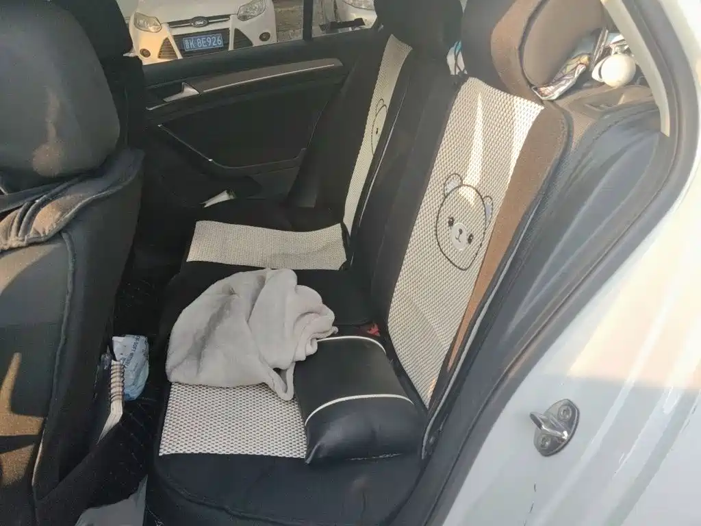 Volkswagen Golf — миниатюра 15