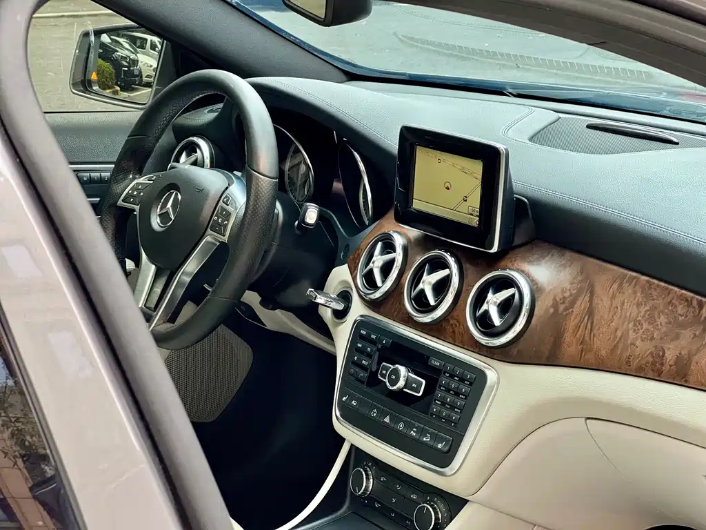 Mercedes-Benz GLA — миниатюра 14